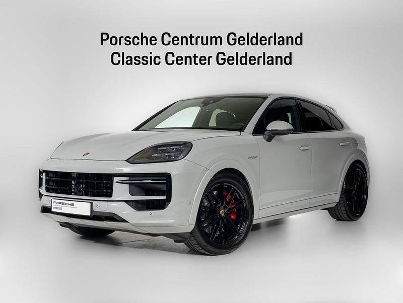 Gebraucht 2024 Porsche Cayenne S E-Hybrid SUV | 135.900 € - Bild 1/4