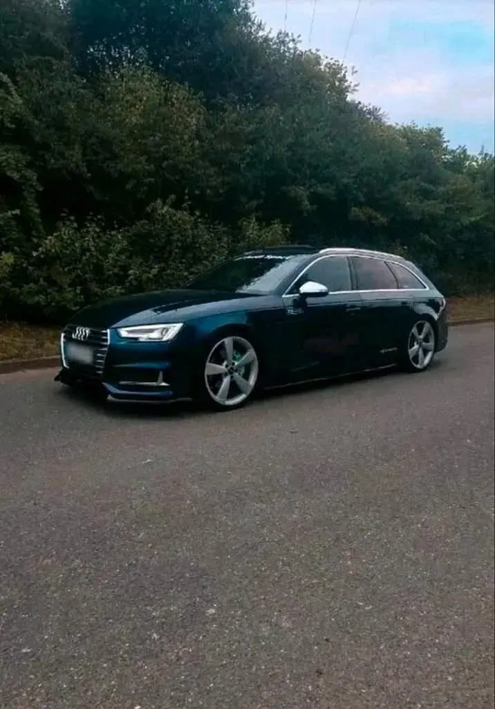 Gebraucht Audi A4 Sport 190 PS (139 kW) 2019 Blau Kombi