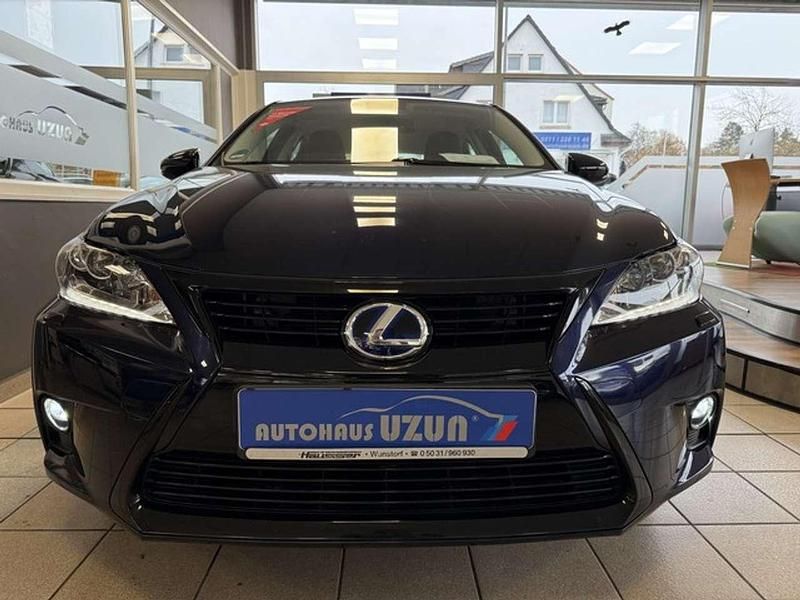 Gebraucht Lexus CT200h Executive Line 99 PS (72 kW) 2015 Blau Limousine