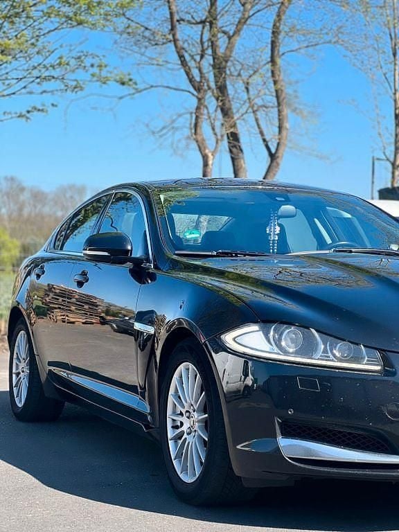 Second-hand Jaguar XF 200 CP (147 kW) 2012 Negru Berlinǎ