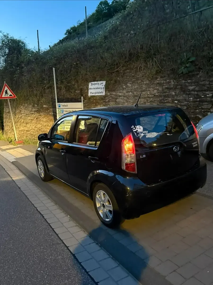 Gebraucht Daihatsu Sirion 87 PS (63 kW) 2007 Schwarz Kleinwagen