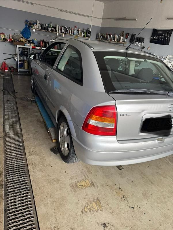 Gebraucht Opel Astra 100 PS (73 kW) 1999 Silber Limousine