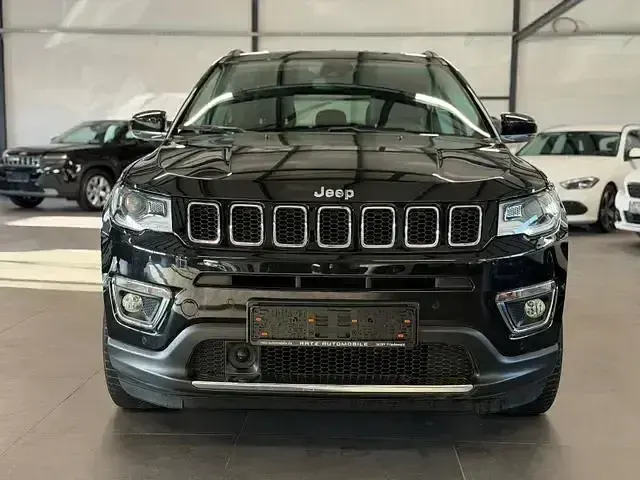 Käytetty Jeep Compass 150 HP (110 kW) 2020 Musta Katumaasturi