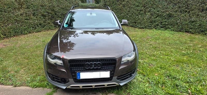Braun Gebraucht 2011 Audi A4 Allroad Kombi | 6.000 € (Guter Preis) - Bild 1/4