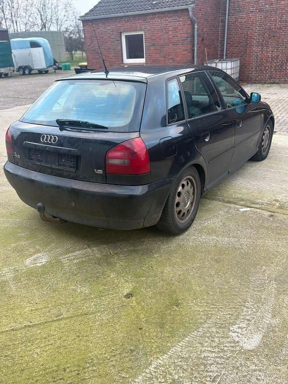 Gebraucht Audi A3 Ambiente 102 PS (75 kW) 1999 Schwarz Limousine