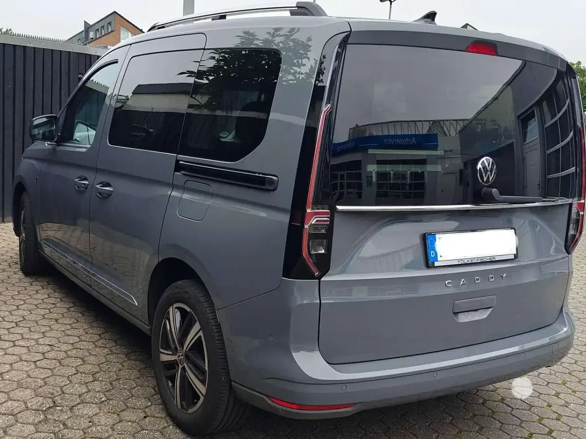 Gebraucht VW Caddy Style 114 PS (83 kW) 2022 Grau Van / Kleinbus
