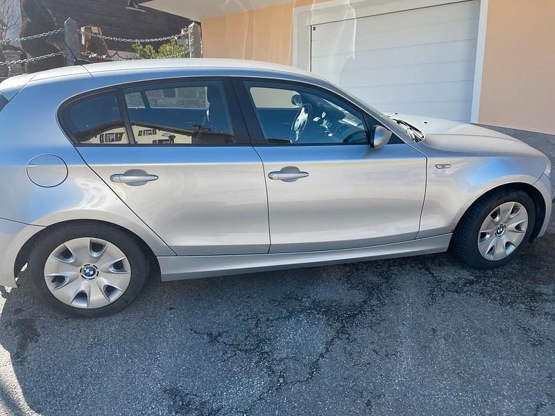 Gebraucht BMW 118 143 PS (105 kW) 2008 Silber Kleinwagen