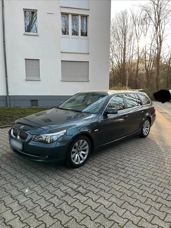 Gebraucht BMW 560L 197 PS (144 kW) 2009 Grau Limousine