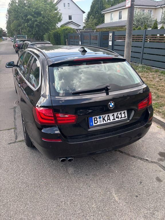 Gebraucht BMW 520 184 PS (135 kW) 2012 Schwarz Kombi