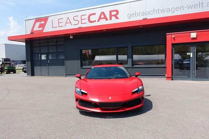 Gebraucht Ferrari 296 829 PS (609 kW) 2023 Rot