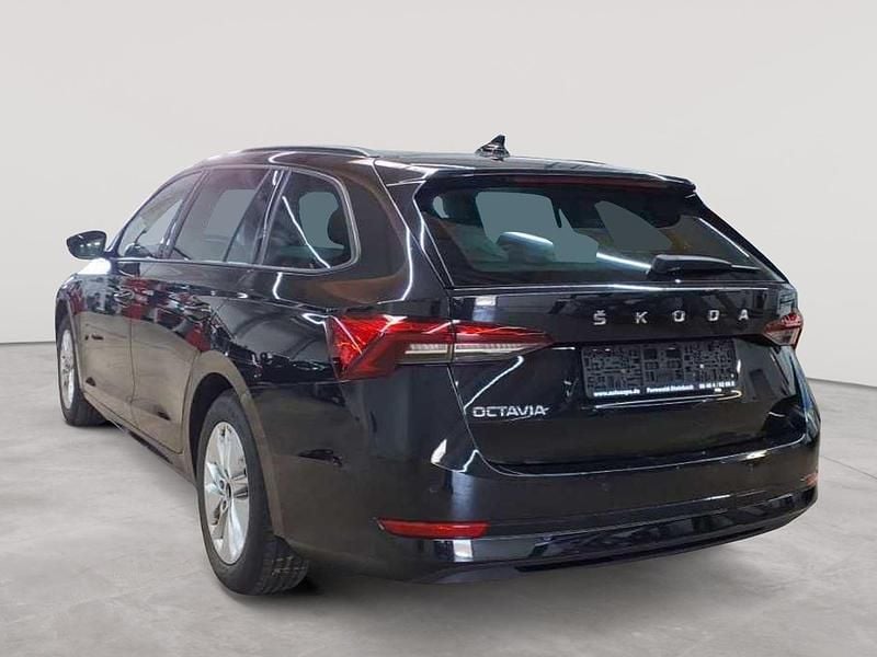 Gebraucht Skoda Octavia Ambition 150 PS (110 kW) 2022 Blackmagic perleffekt Kombi