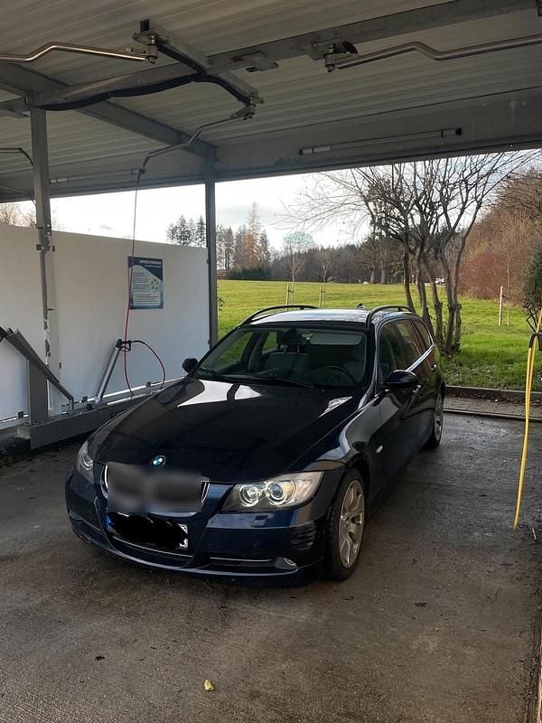 Blau Gebraucht 2006 BMW 330 Kombi | 3.900 € (Superpreis) - Bild 1/4