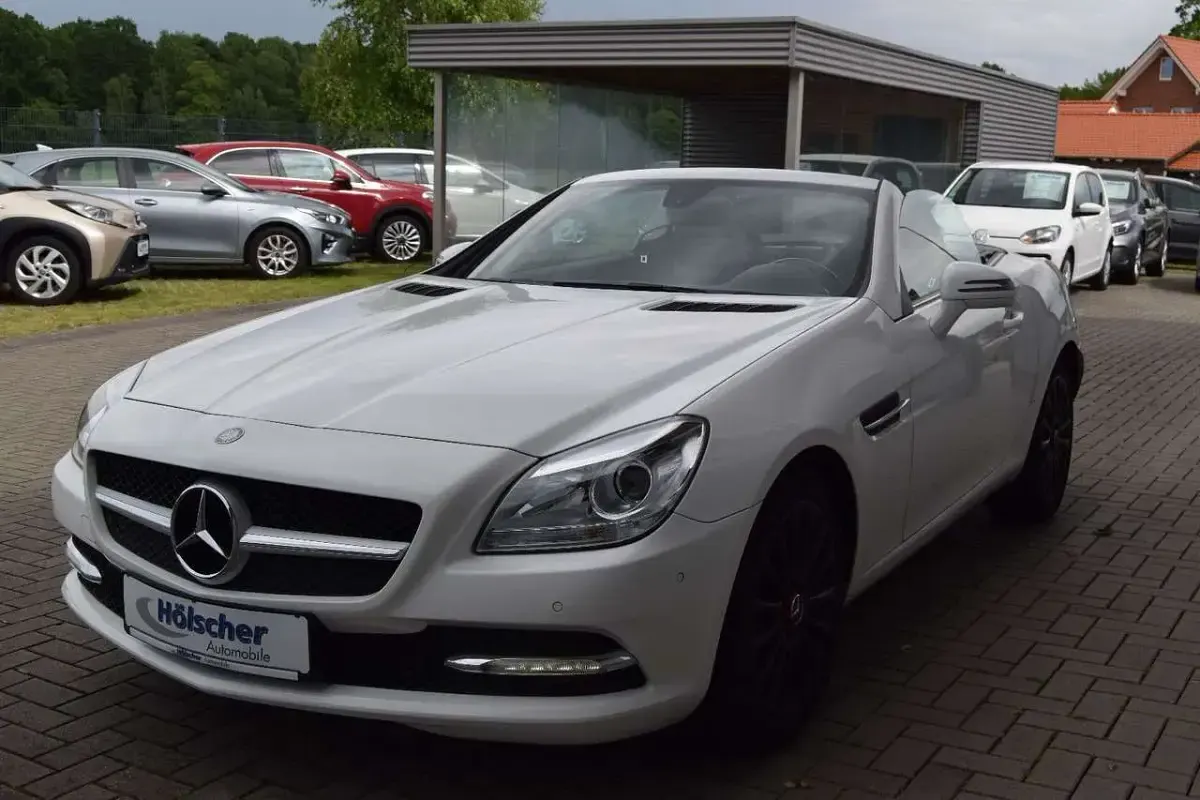 Gebraucht Mercedes SLK200 Edition 184 PS (135 kW) 2015 Weiß Cabrio