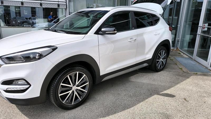 Gebraucht Hyundai Tucson 177 PS (130 kW) 2018 Weiß SUV