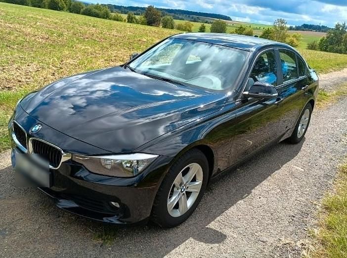 Schwarz Gebraucht 2013 BMW 320 Limousine | 15.000 € (Fairer Preis) - Bild 1/4