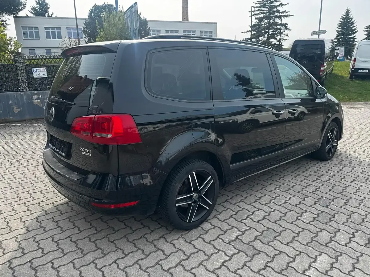 Gebraucht VW Sharan 140 PS (102 kW) 2011 Schwarz Van / Kleinbus