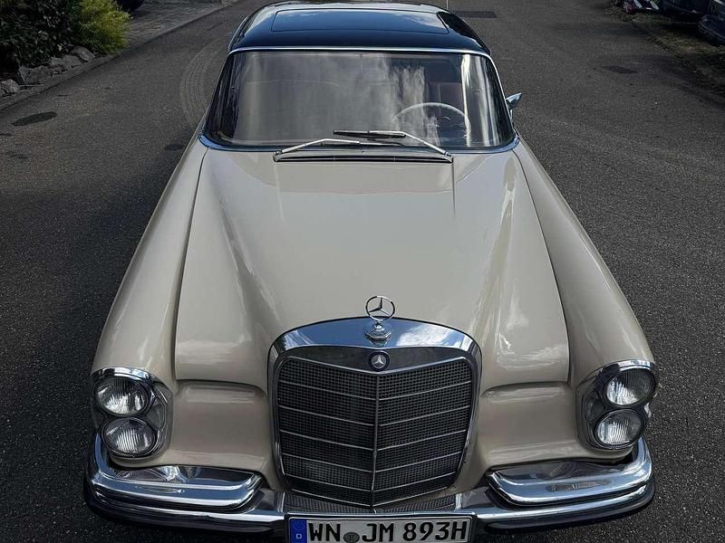 Gebraucht Mercedes W111 120 PS (88 kW) 1964 Beige Coupé