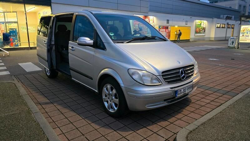 Silber Gebraucht 2004 Mercedes Viano Van / Kleinbus | 5.900 € (Fairer Preis) - Bild 1/4