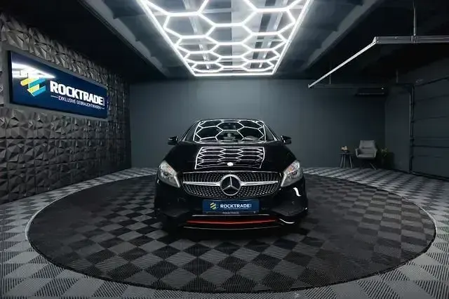 Gebraucht Mercedes A250 AMG 218 PS (160 kW) 2015 Schwarz Limousine