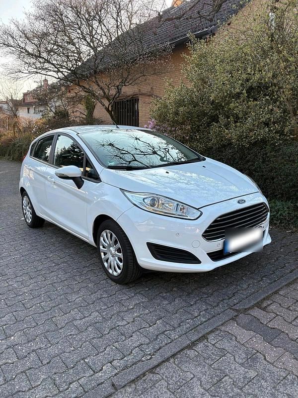 Gebraucht Ford Fiesta Trend 80 PS (58 kW) 2015 Weiß Kombi