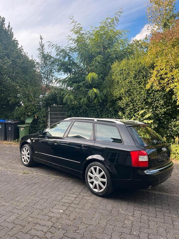 Schwarz Gebraucht 2004 Audi A4 Limousine | 2.500 € (Fairer Preis) - Bild 1/4