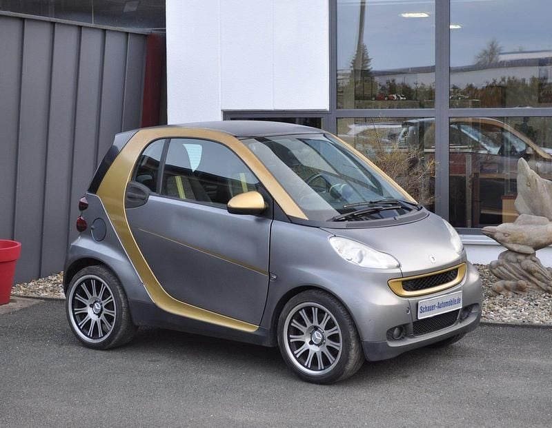 Grau Gebraucht 2010 Smart ForTwo Coupé Coupé | 2.500 € (Superpreis) - Bild 1/4