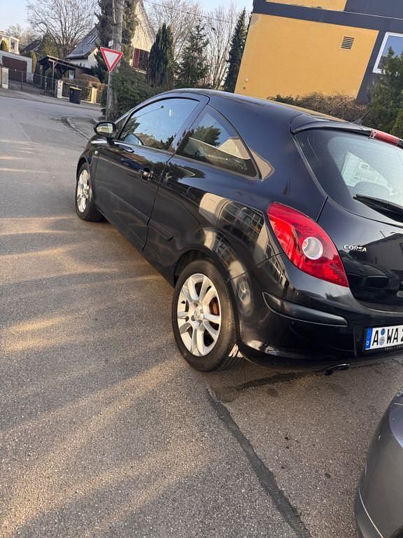 Używany Opel Corsa S 80 KM (58 kW) 2007 Czarny Hatchback