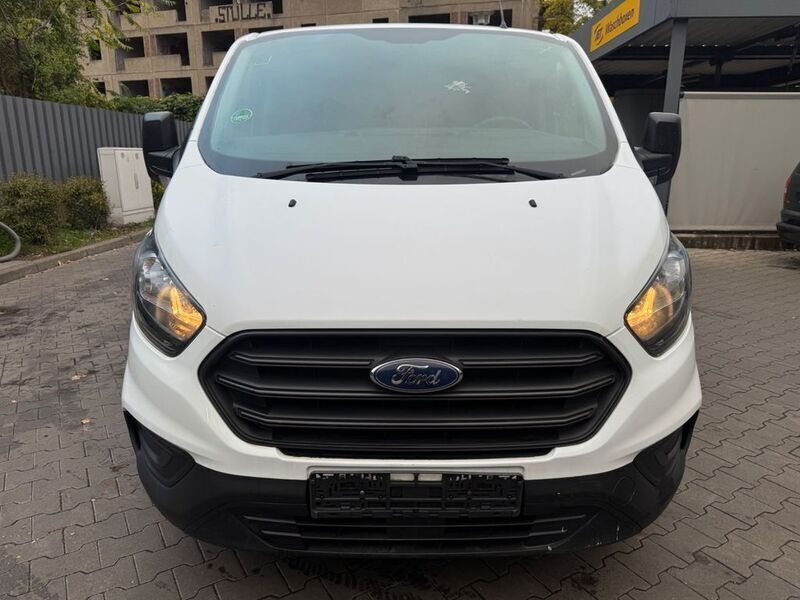 Gebraucht Ford Transit Custom 105 PS (77 kW) 2018 Weiß Van / Kleinbus