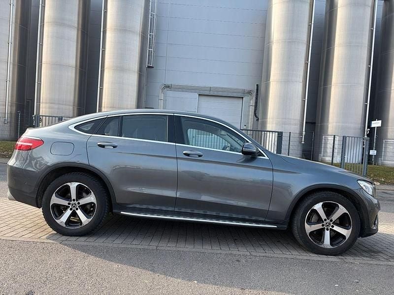 Gebraucht Mercedes GLC350 258 PS (189 kW) 2018 Grau Coupé