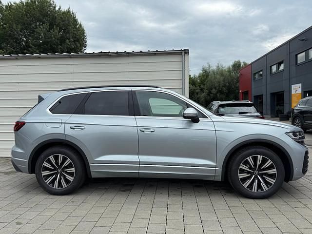 Dolomite silver metallic dolomite silver metallic Neu 2026 VW Touareg Elegance SUV | 68.726 € - Bild 1/4