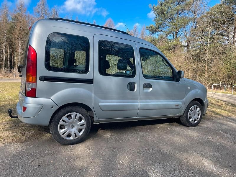Second-hand Renault Kangoo 75 CP (55 kW) 2007 Argintiu Monovolum