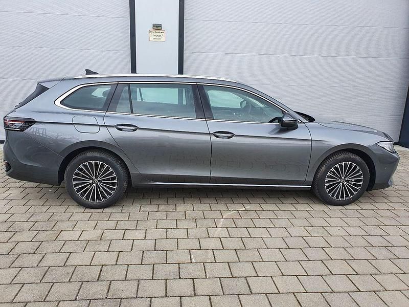 Second-hand VW Passat 150 CP (110 kW) 2025 Gri Break