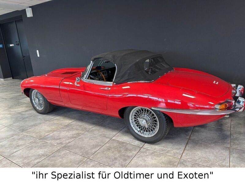 Rot Gebraucht 1963 Jaguar E-Type Cabrio | 139.500 € - Bild 1/4