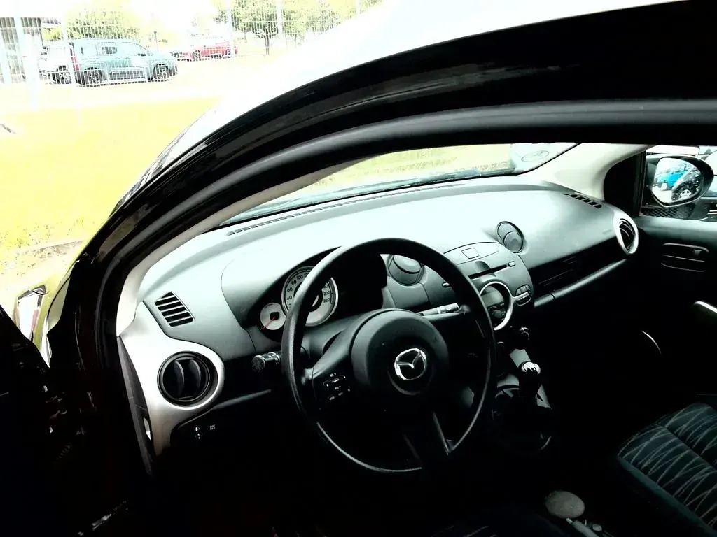 Gebraucht Mazda 2 Independence 103 PS (75 kW) 2009 Braun Kleinwagen