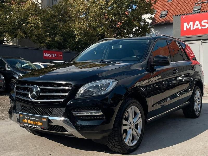 Gebraucht Mercedes ML350 258 PS (189 kW) 2013 Schwarz SUV