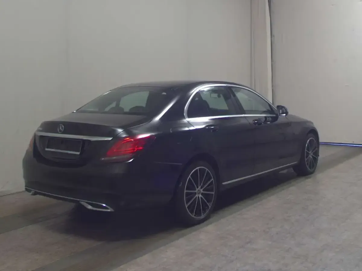 Gebraucht Mercedes C300 194 PS (142 kW) 2020 Schwarz Limousine