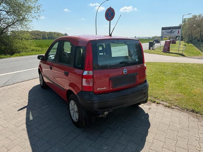 Używany Fiat Panda 54 KM (39 kW) 2005 Czerwony Hatchback