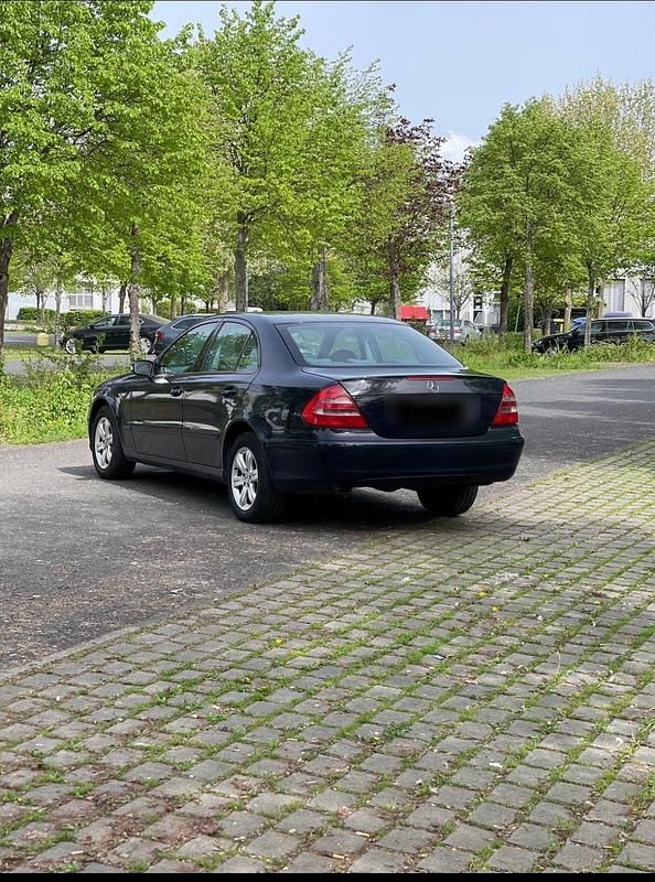 Gebraucht Mercedes E240 177 PS (130 kW) 2004 Limousine