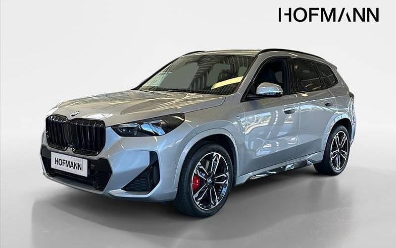 Silber Neu 2025 BMW X1 Comfort Edition SUV | 52.585 € (Fairer Preis) - Bild 1/4