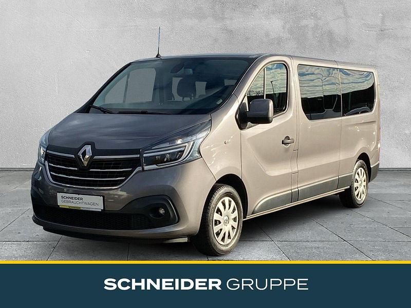 Grau Gebraucht 2019 Renault Trafic Life Van / Kleinbus | 27.490 € - Bild 1/4