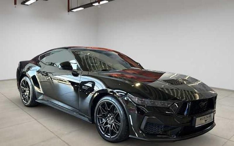 Neu Ford Mustang GT Fastback 446 PS (328 kW) 2025 Schwarz Coupé