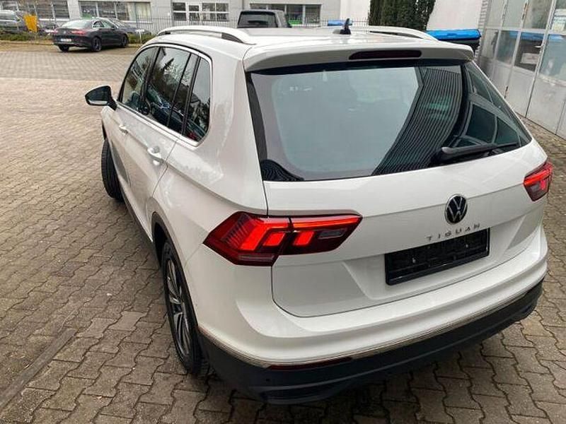Gebraucht VW Tiguan Move 150 PS (110 kW) 2024 Weiß SUV