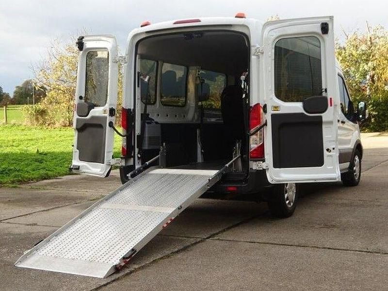 Gebraucht Ford Transit Trend 131 PS (96 kW) 2018 Weiss Kombi