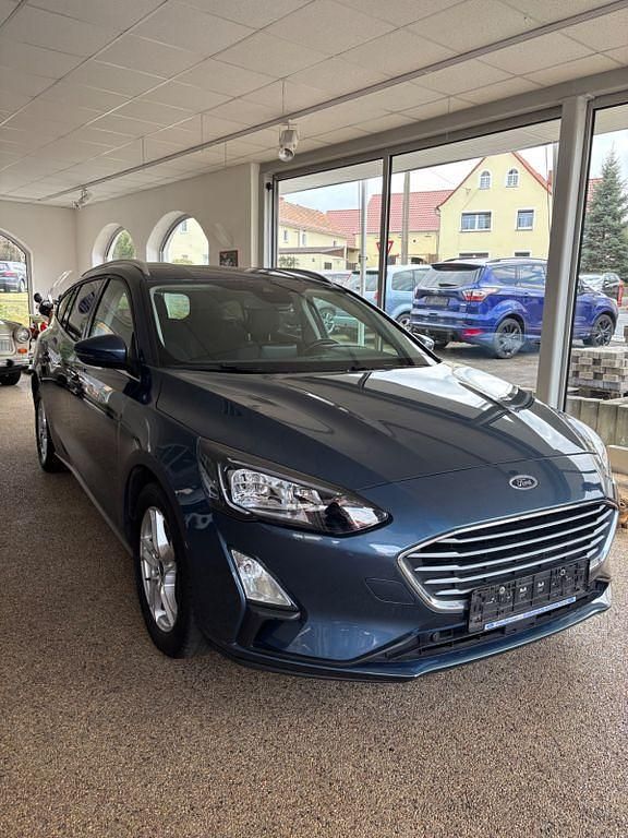 Gebraucht Ford Focus Cool & Connect 125 PS (91 kW) 2022 Blau Limousine