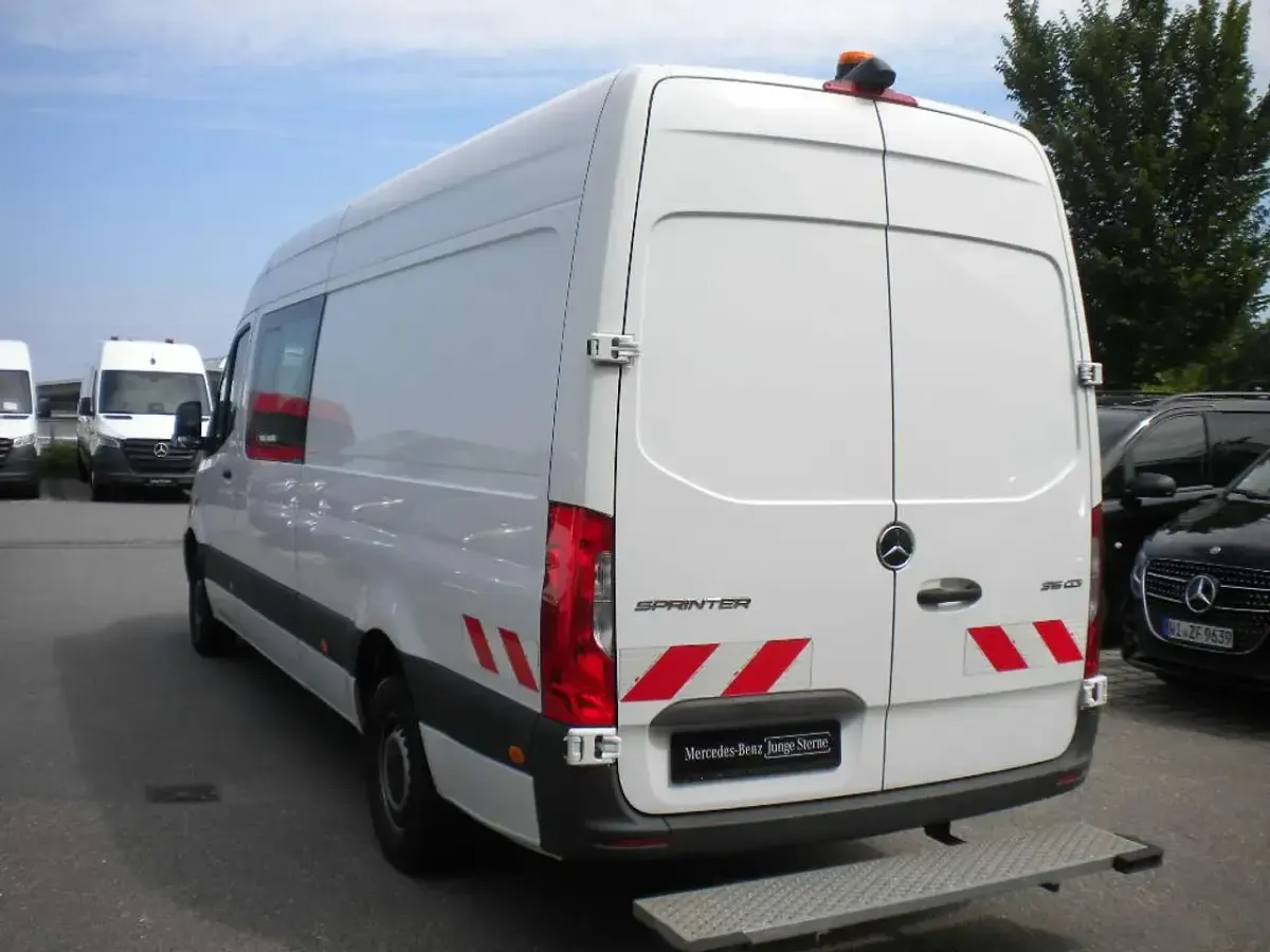 Gebraucht Mercedes Sprinter 150 PS (110 kW) 2023 Arktikweiß Van