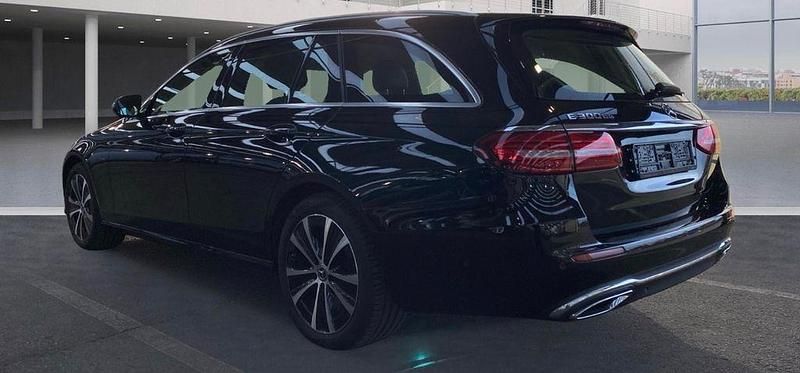Gebraucht Mercedes E300 194 PS (142 kW) 2020 Schwarz Kombi