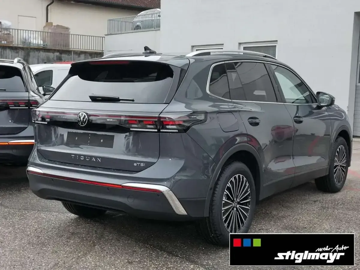 Neu VW Tiguan Elegance 150 PS (110 kW) 2026 Delfingrau metallic SUV