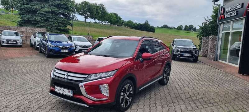 Dynamikrot Gebraucht 2020 Mitsubishi Eclipse Cross Spirit+ SUV | 21.900 € (Etwas zu teuer) - Bild 1/4