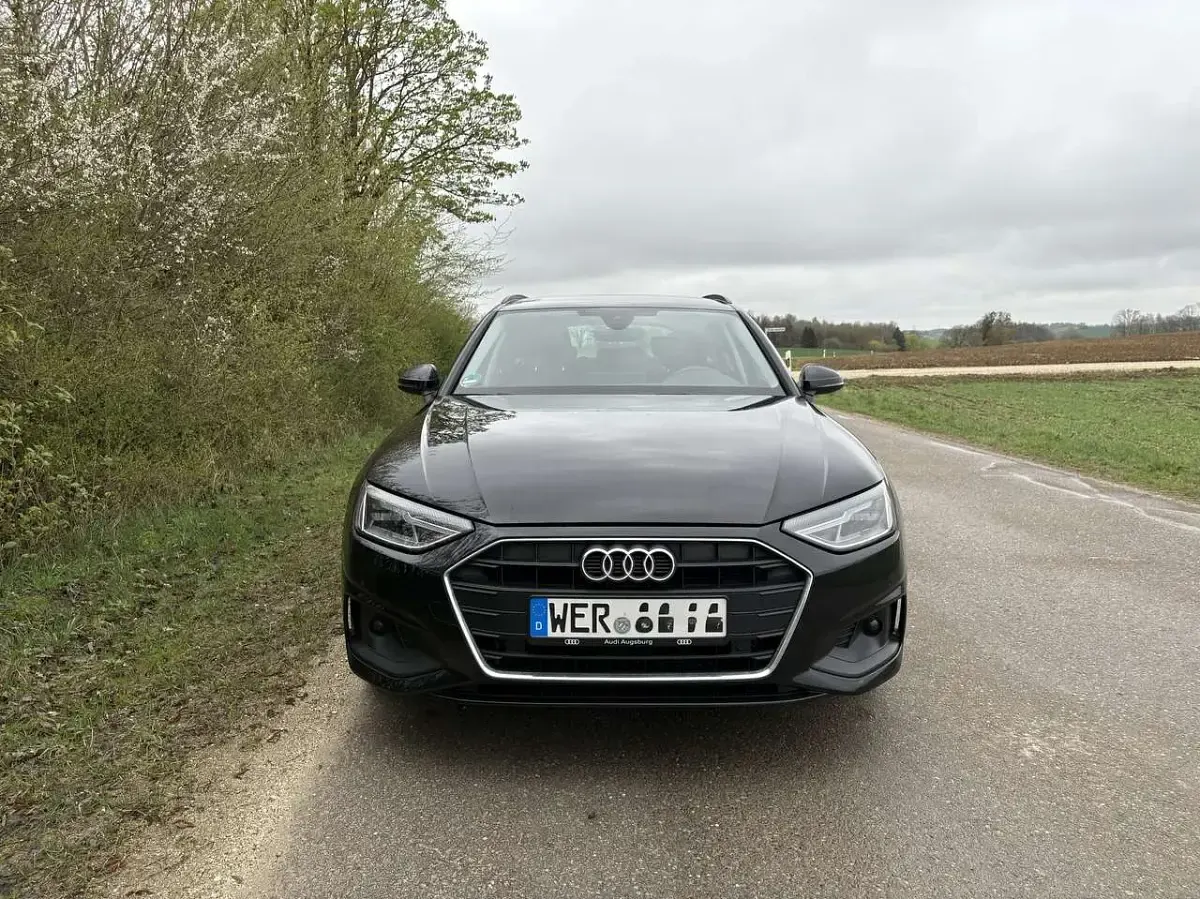 Gebraucht Audi A4 Ambiente 163 PS (119 kW) 2020 Schwarz Kombi