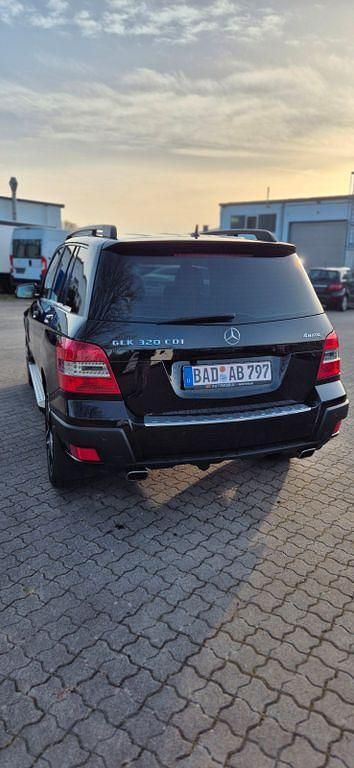 Gebraucht Mercedes GLK320 224 PS (164 kW) 2009 Schwarz SUV